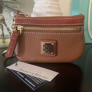 Beautiful Dooney and Bourke coin purse!